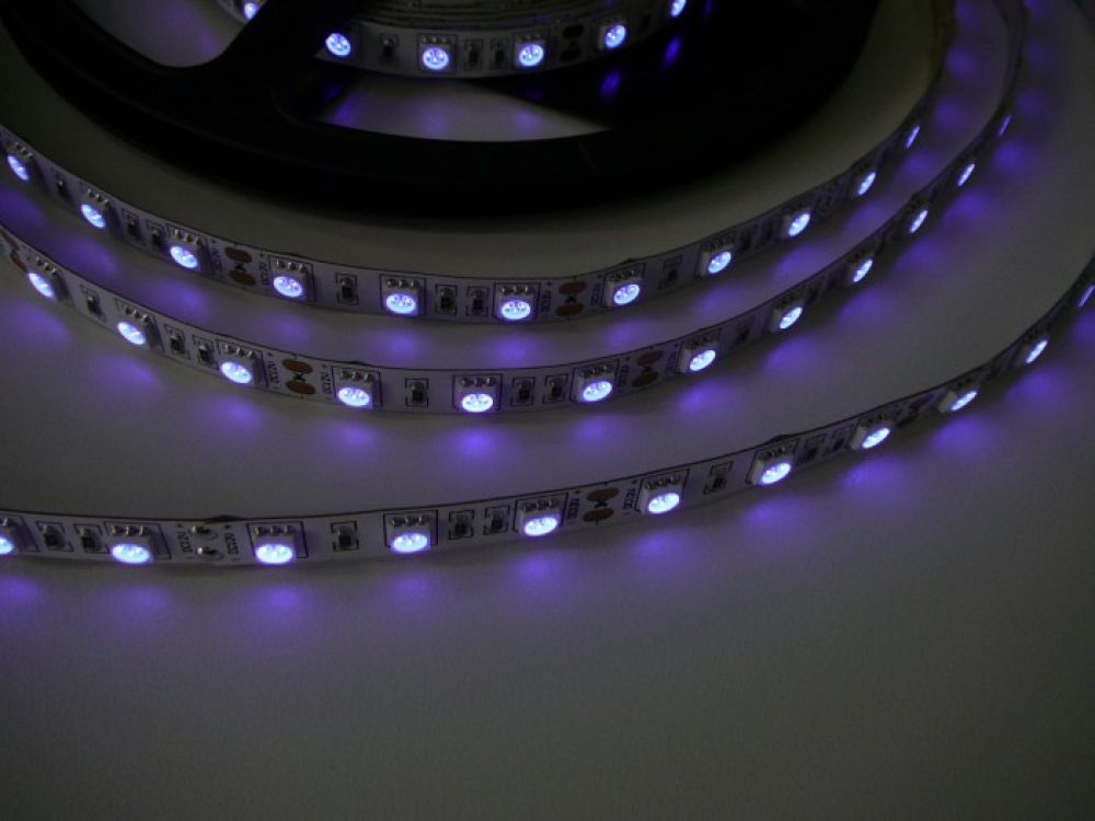 Led pásek barevný UV LED pásek 9,6W