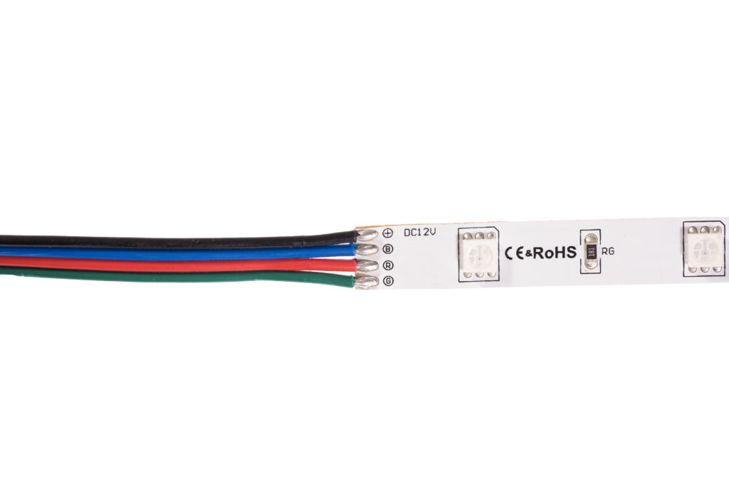 Pájení LED pásků: Připájené vodiče k RGB pásku